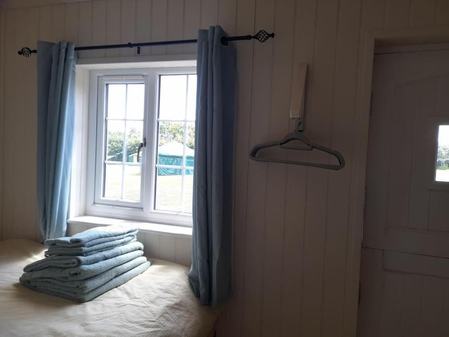 Dinky'S Den Apartamento Coverack Exterior foto