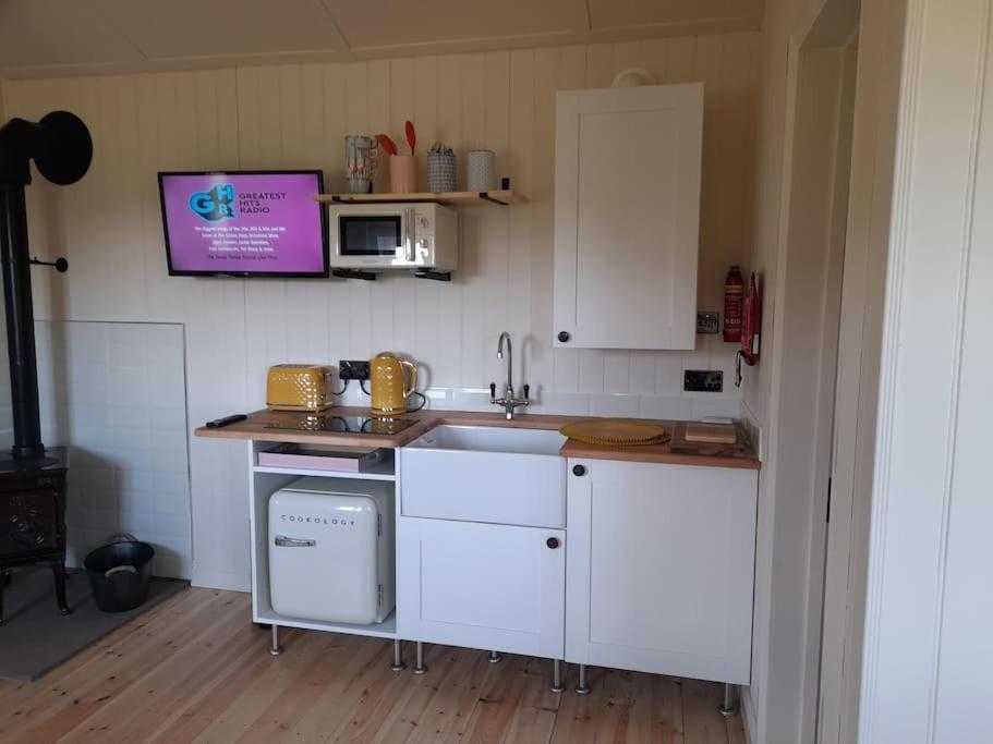 Dinky'S Den Apartamento Coverack Exterior foto